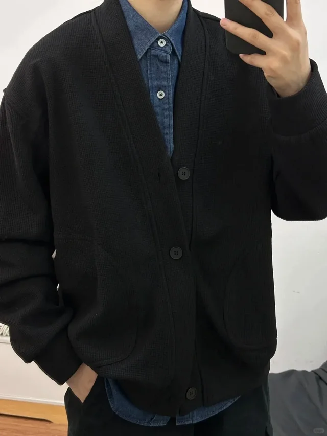Unisex Japanese Relaxed Waffle Knit Cardigan Detail