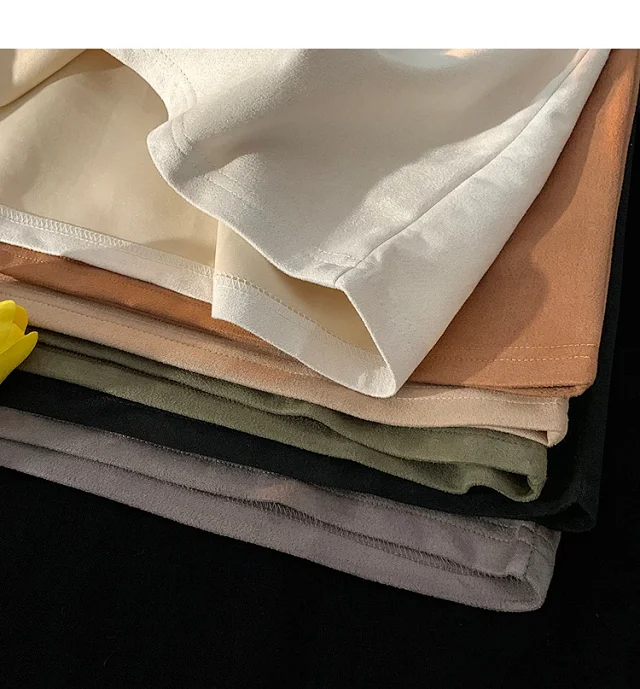 Men's Heavyweight Cotton Basic Crew Short-Sleeve Detail
