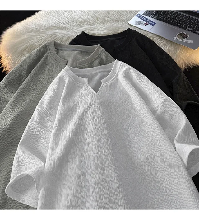Cleanfit Men's Quick-Dry V-Neck Oversized Tee Detail