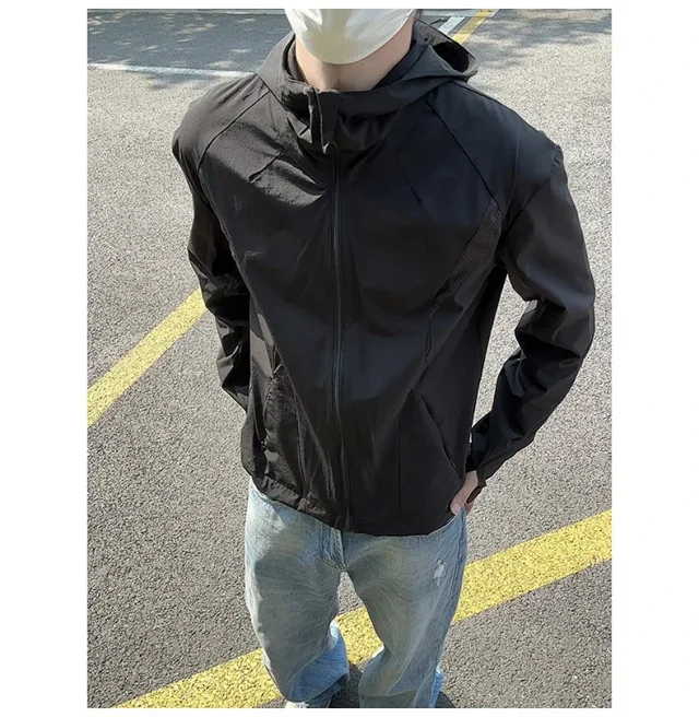 Men's Laser-Perforated Quick-Dry Hooded Jacket Detail