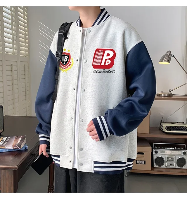 Oversize Men's Cardigan Sweater Detail