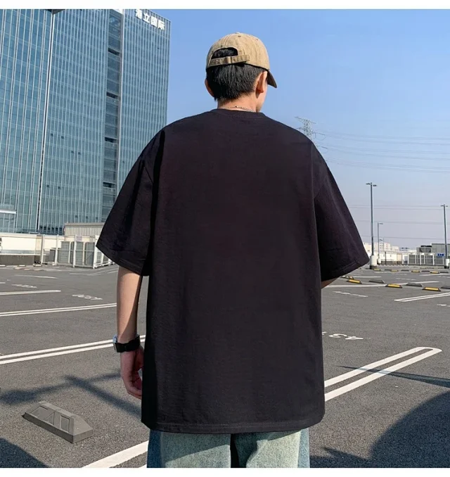 Men's Lightweight Cotton Oversized Short-Sleeve Tee Detail