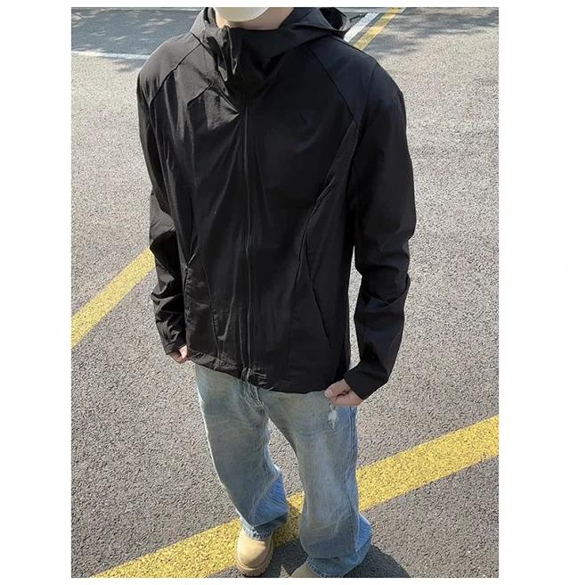 Men's Laser-Perforated Quick-Dry Hooded Jacket Detail