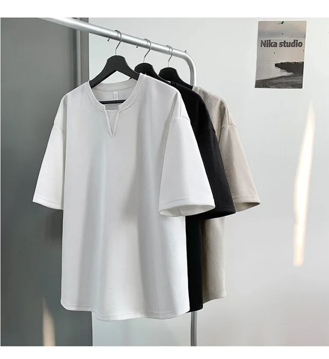 Men's Mock Two-Piece V-Neck Heavyweight Tee Detail