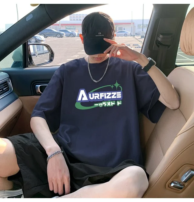 Men's Lightweight Cotton Oversized Short-Sleeve Tee Detail