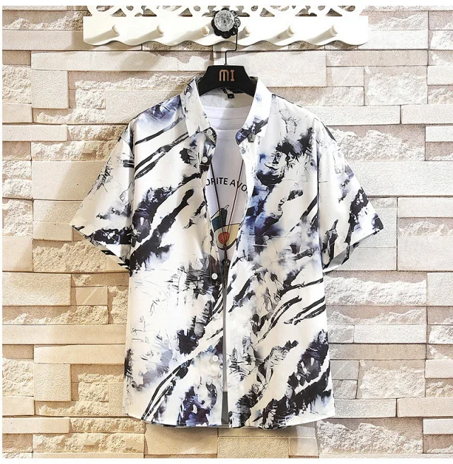 American Men's Loose-Fit Short-Sleeve Floral Shirt Detail