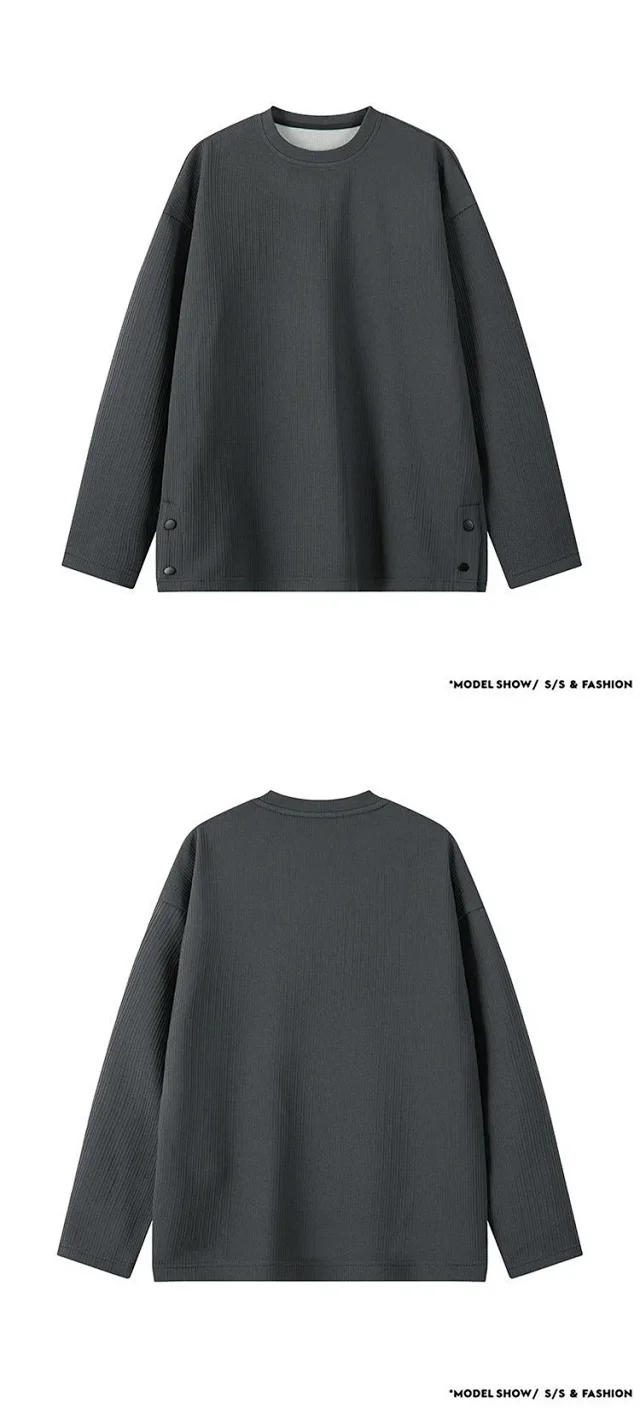 Men's Textured Buttoned Long Sleeve Tee Detail