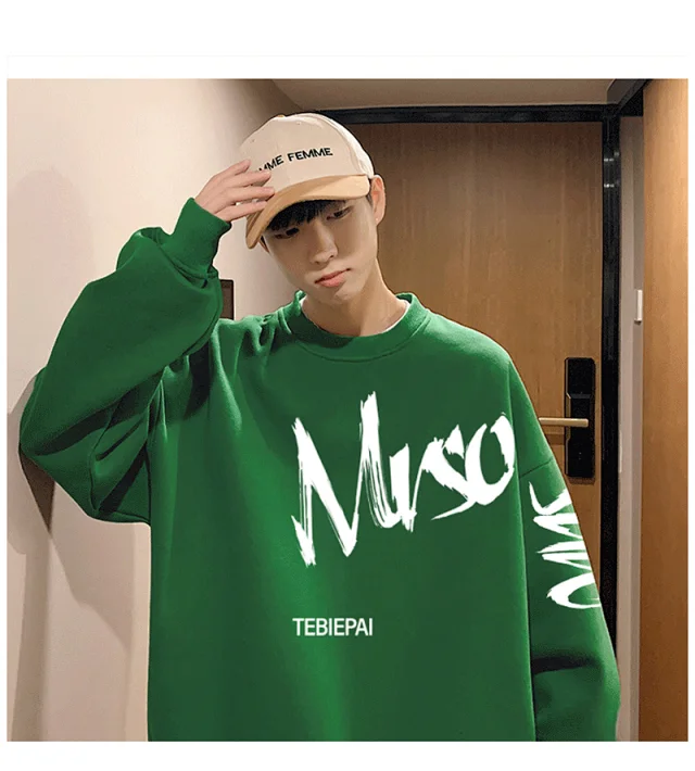Men's Streetwear Crewneck Sweatshirt Detail