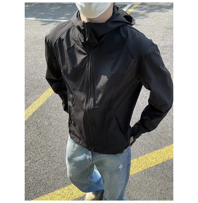 Men's Laser-Perforated Quick-Dry Hooded Jacket Detail