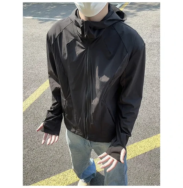 Men's Laser-Perforated Quick-Dry Hooded Jacket Detail