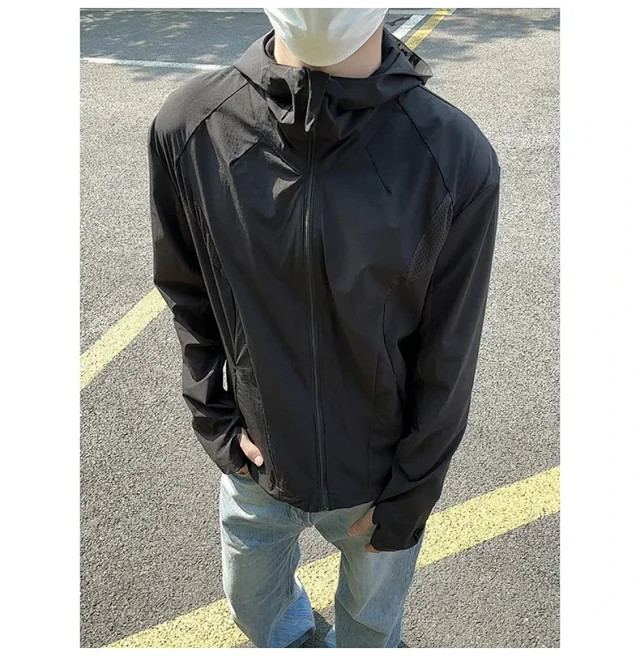Men's Laser-Perforated Quick-Dry Hooded Jacket Detail