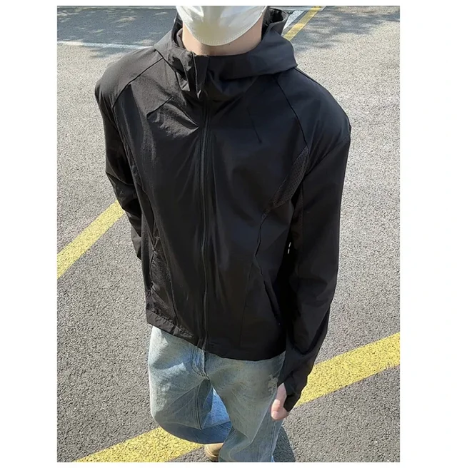 Men's Laser-Perforated Quick-Dry Hooded Jacket Detail