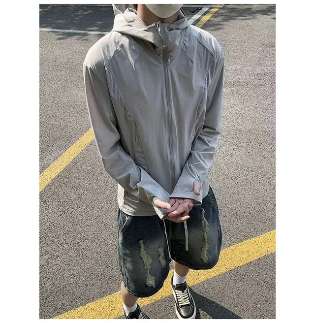 Men's Laser-Perforated Quick-Dry Hooded Jacket Detail