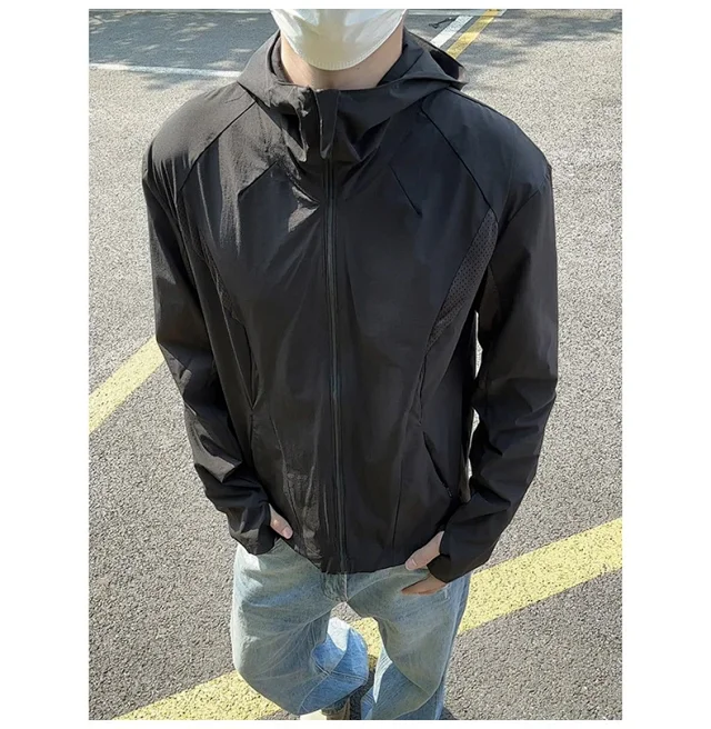 Men's Laser-Perforated Quick-Dry Hooded Jacket Detail