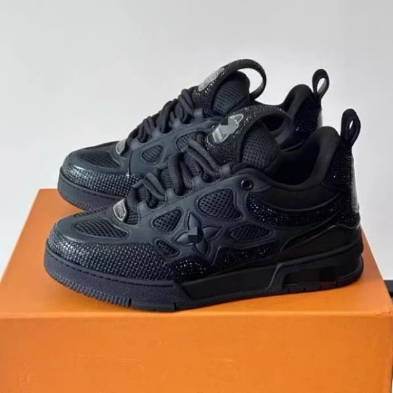 LB black mesh diamond sports shoes, thick soled height increasing shoes