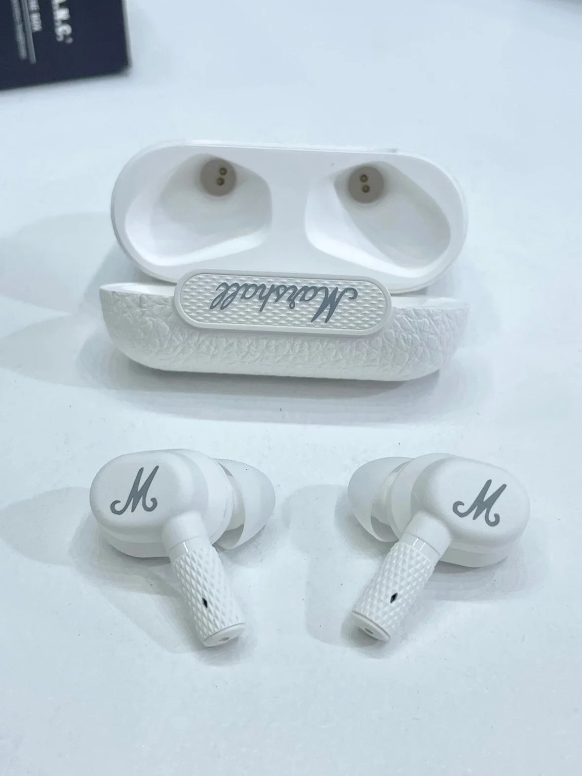 Marshall White Wireless Earbuds