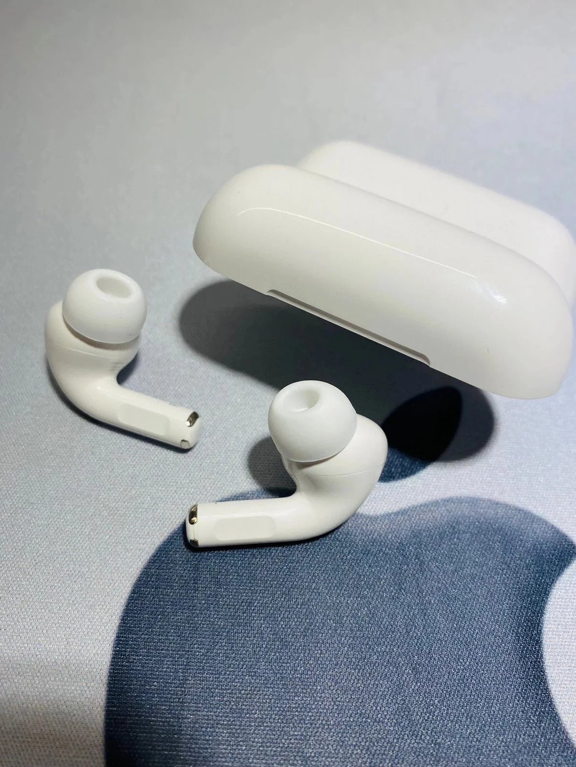 Apple Headphones AirPods Pro image 8
