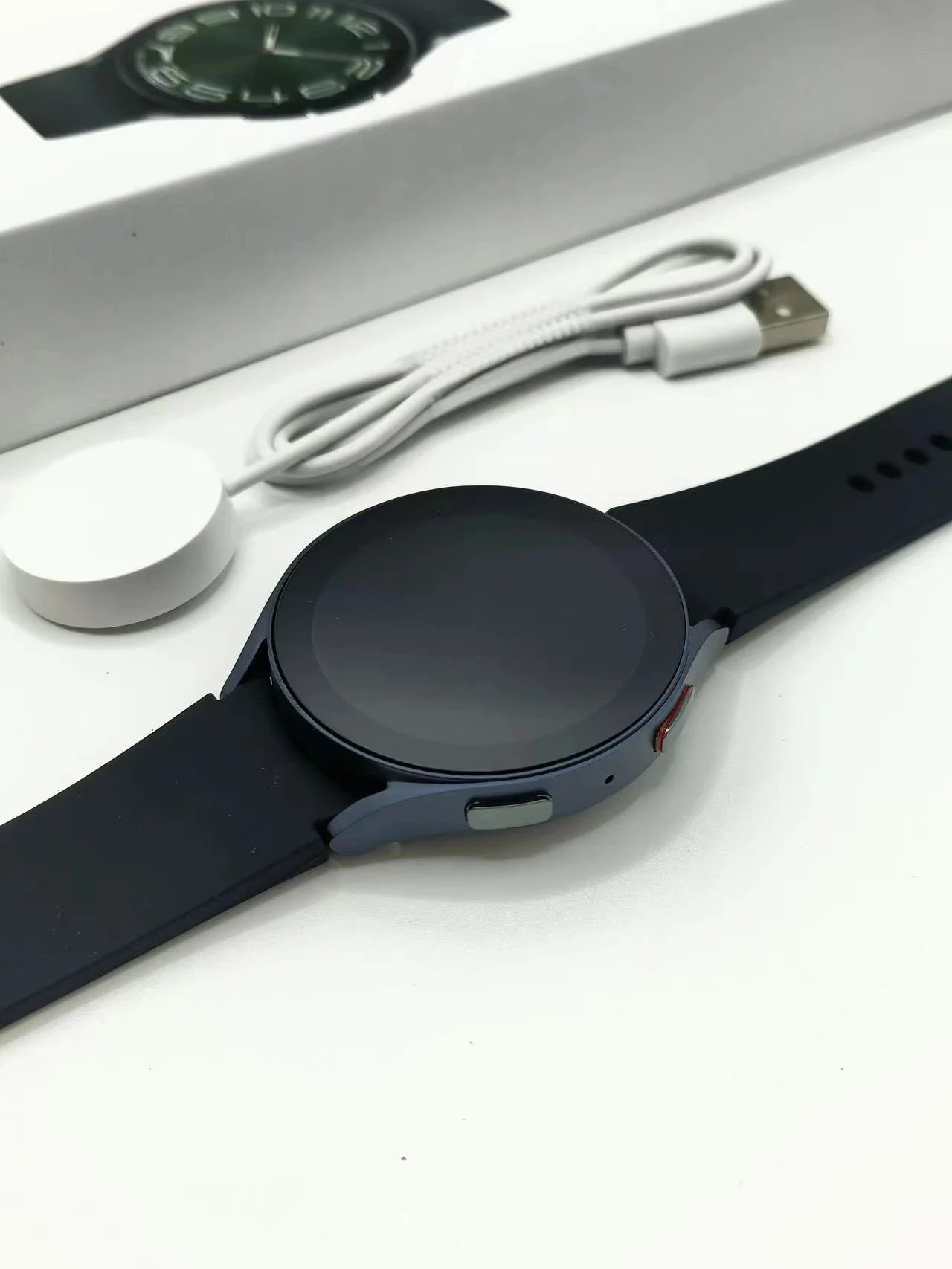 Unbranded Smartwatches Round touchscreen smartwatch with silicone strap image 2