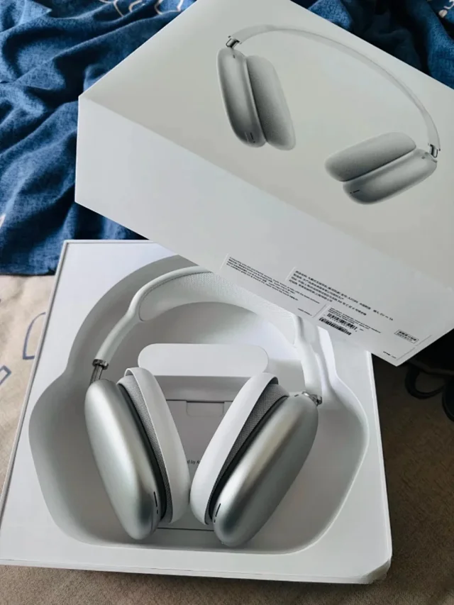 Unbranded Headphones Over-ear with mesh canopy headband product detail image 18