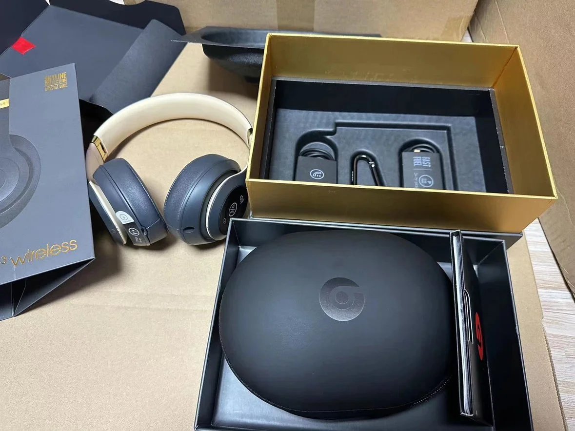Beats Headphones Studio3 Wireless Over-Ear image 3