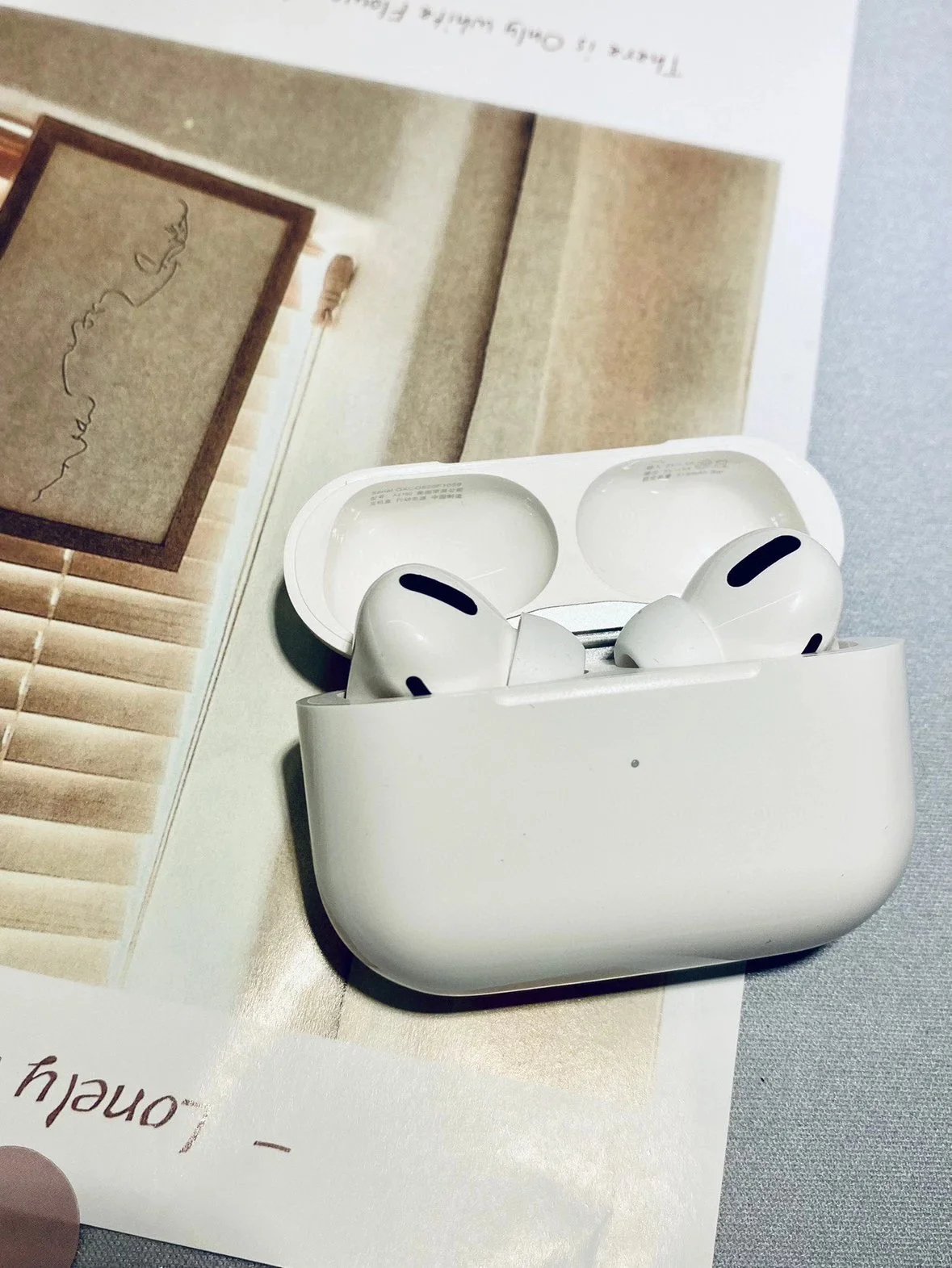 Apple Headphones AirPods Pro image 6