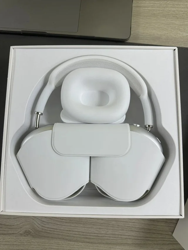 Unbranded Headphones Over-ear with mesh canopy headband product detail image 9