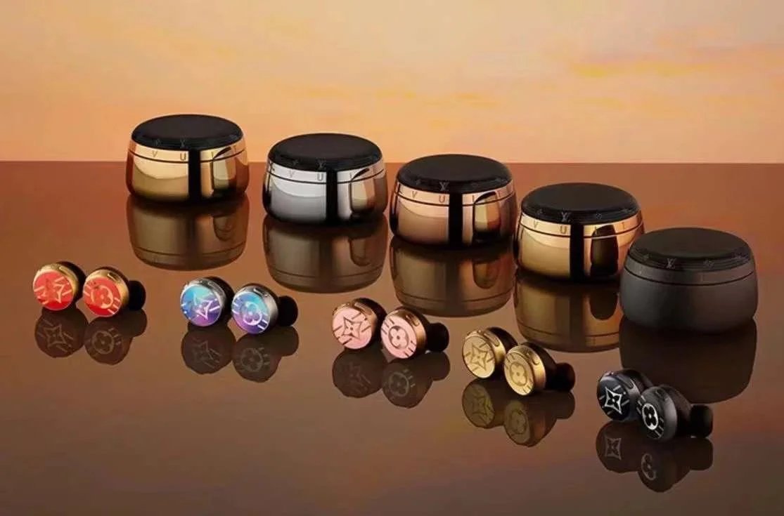 Louis Vuitton Horizon Earbuds [1 style]