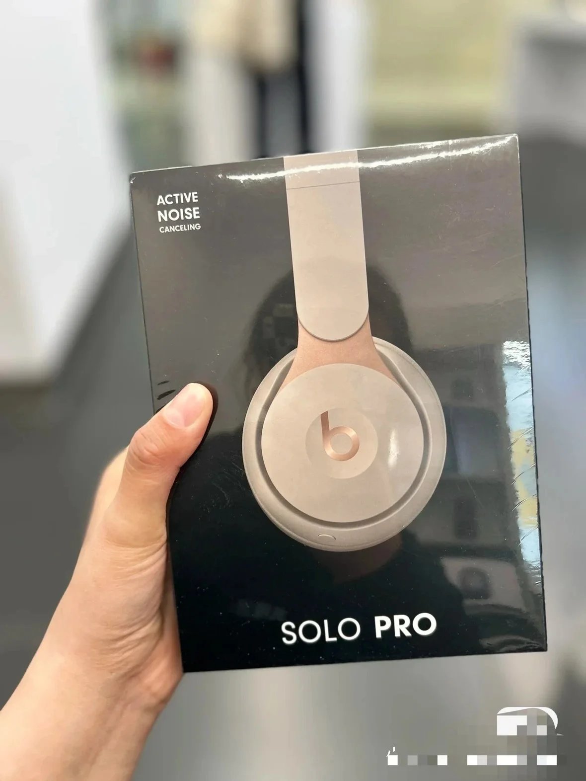 Beats Headphones Solo Pro Wireless Over-Ear image 6