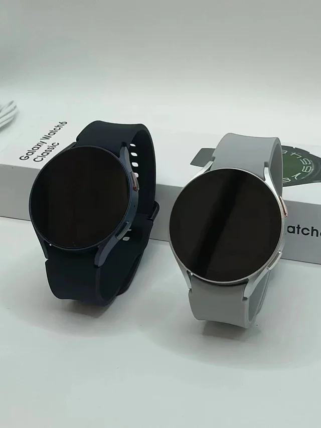 Unbranded Smartwatches Round touchscreen smartwatch with silicone strap product detail image 1