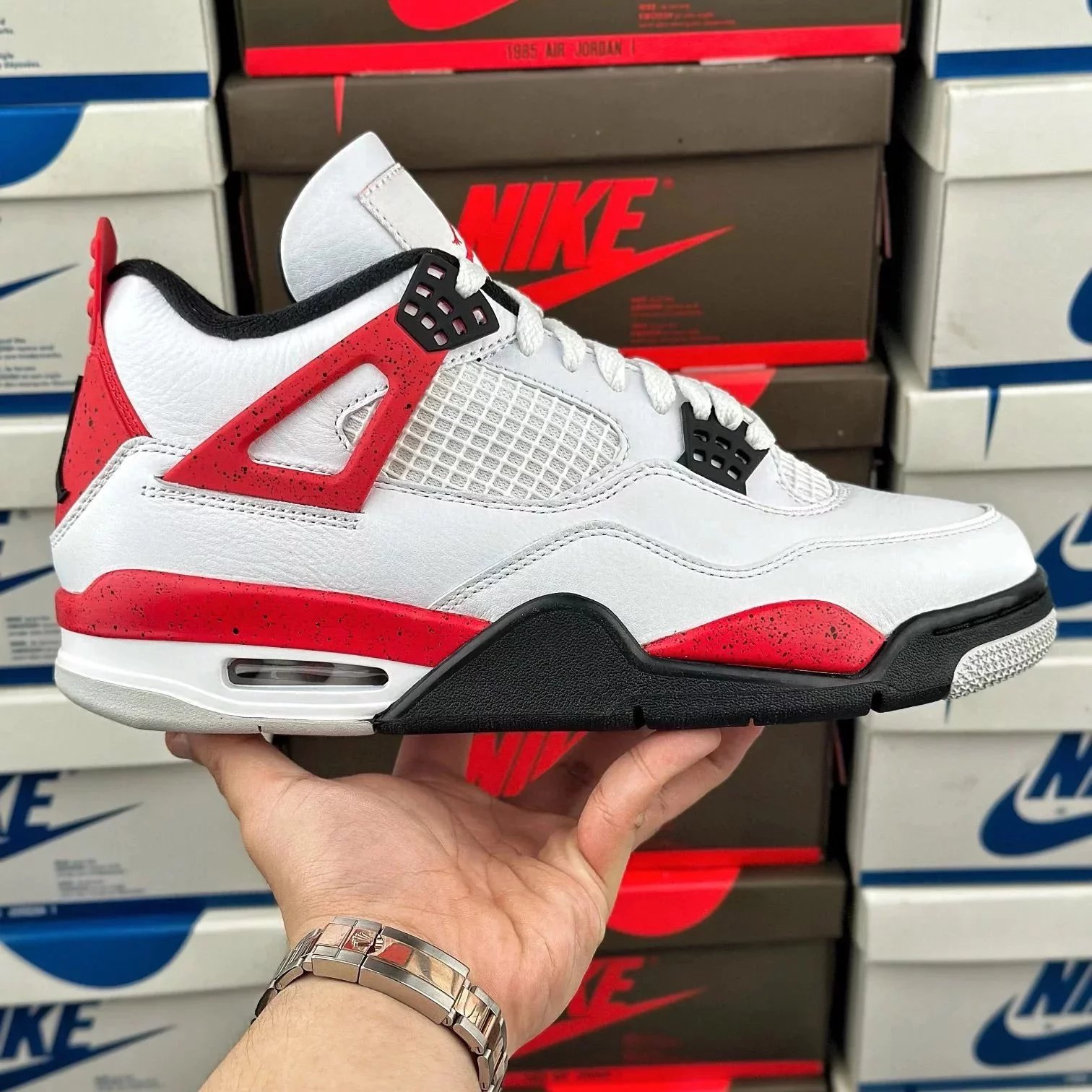 AJ4 Neutral Grey Red Cement DH6927-161