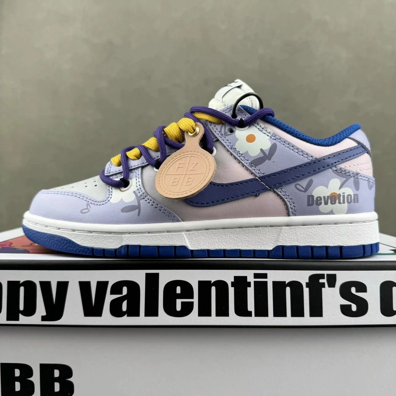 Dunk Low White Blue Red Small Flower SB Strap Customized Item No. CW1590-104