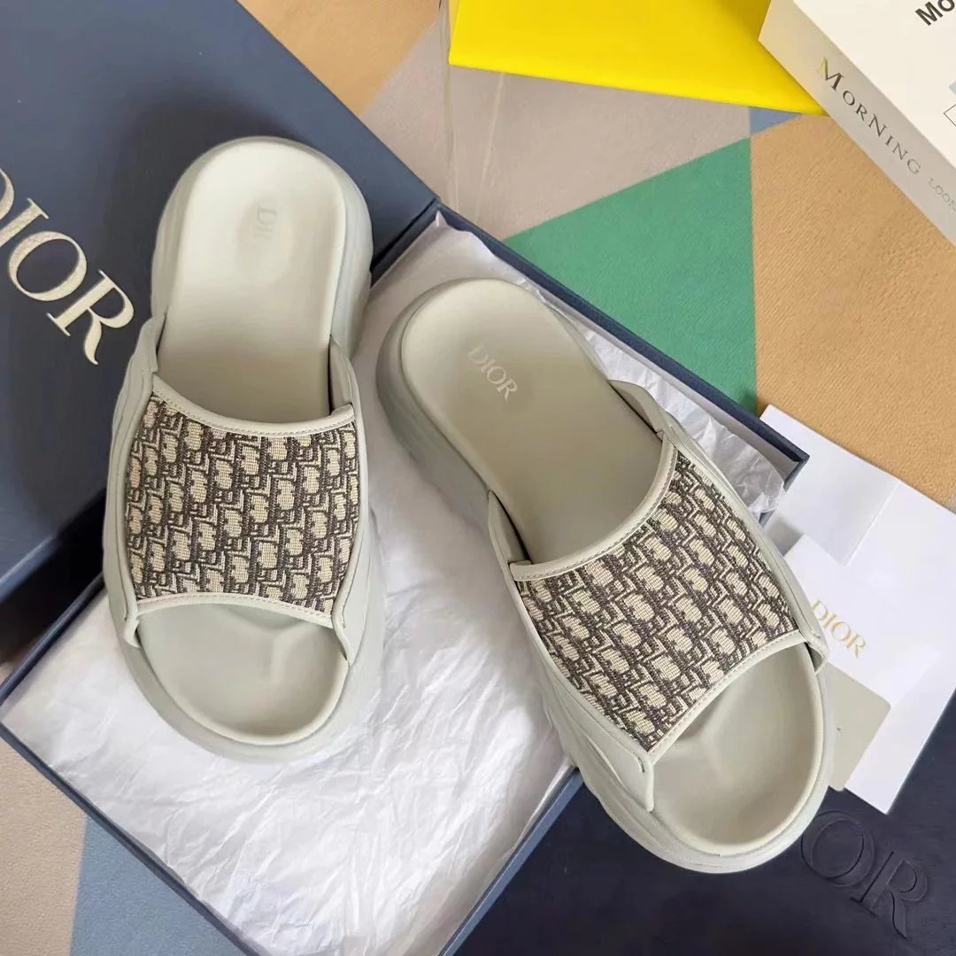 D family’s latest H-Town series, couple model, Oblique, 4CM thick sole, slippers and sandals, multi-color collection! Other colors will be updated later!