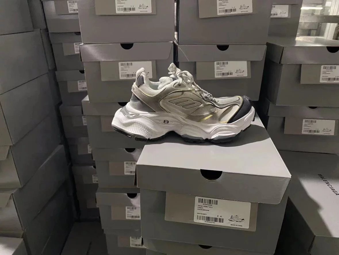[President Edition] Balenciaga CARGO dad shoes, one size too large
