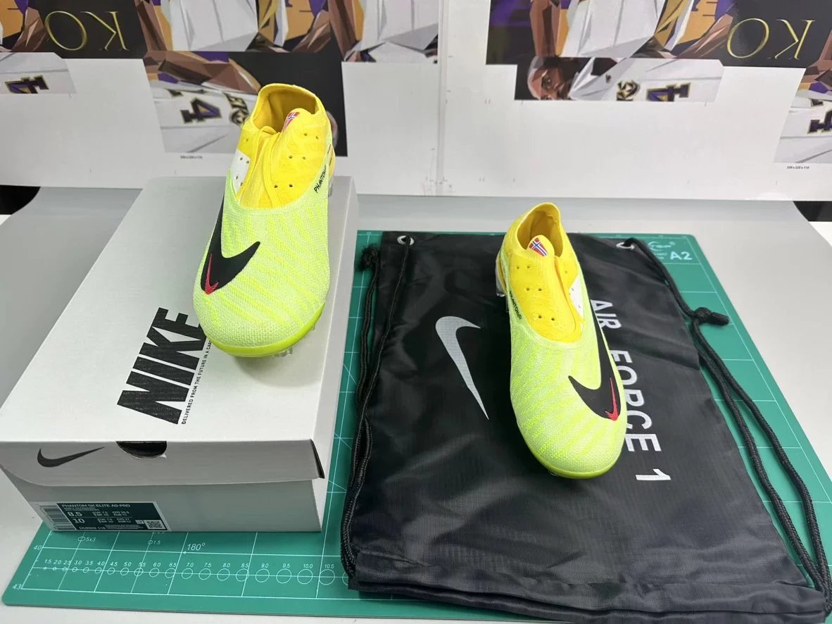 Nike Gripknit Phantom GX Elite FG is directly supplied to the South American market and is not circulated in the market. Dust bags and reinforced boxes are provided with normal sizes and after-sales support!