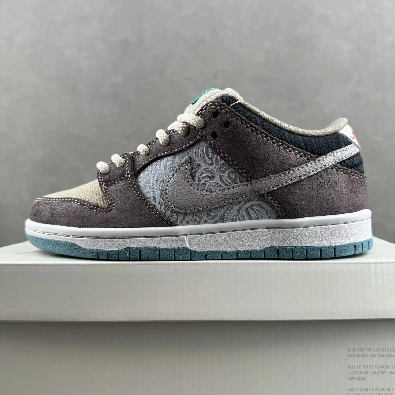 SB Dunk Low "Big Money Savings"货号:FZ3129-200