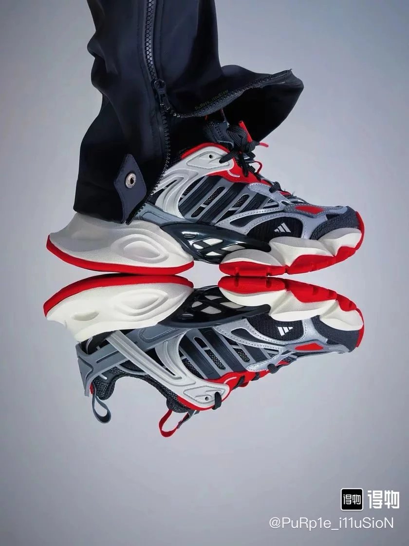 Adidas XLG Runner Deluxe low top running shoes