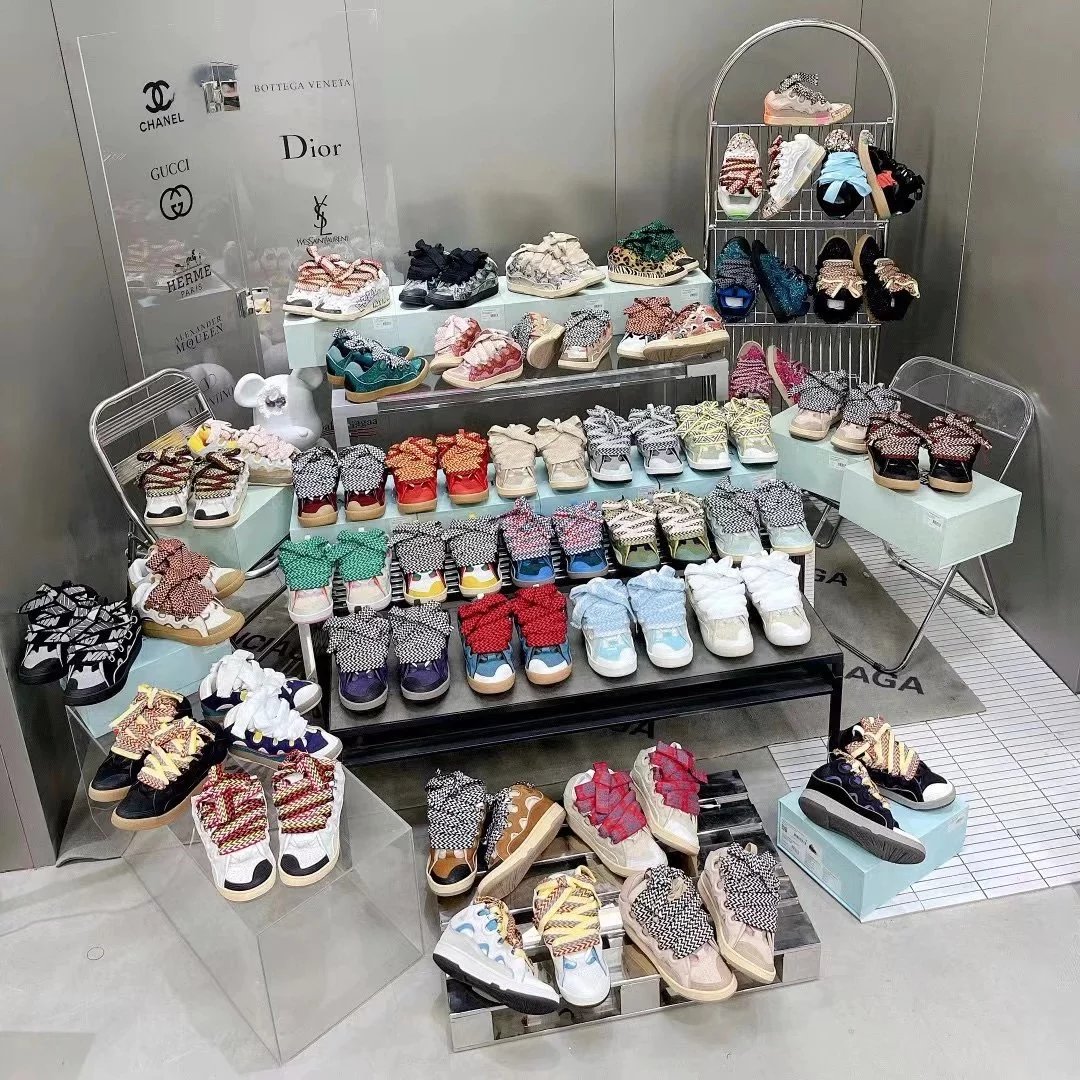 Lan*in Leather Curb Sneakers produced in Foshan, a collection of three generations