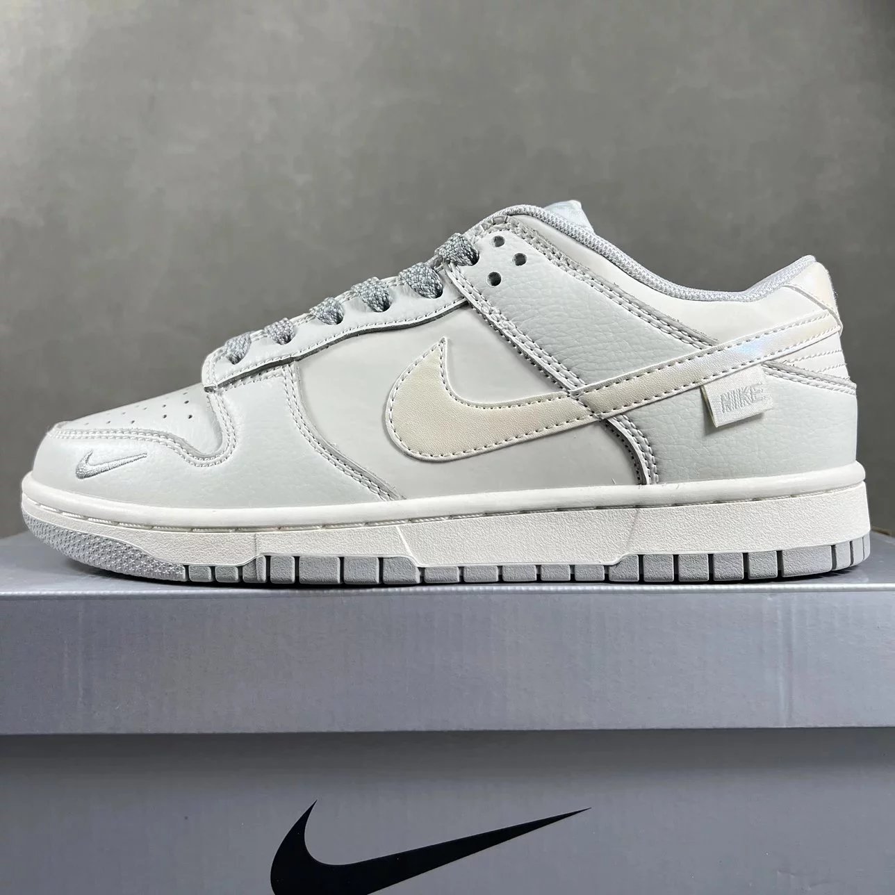 Dunk Low Pearlescent Gray Color Low Top Item No. KK0517-003 #3M Reflective