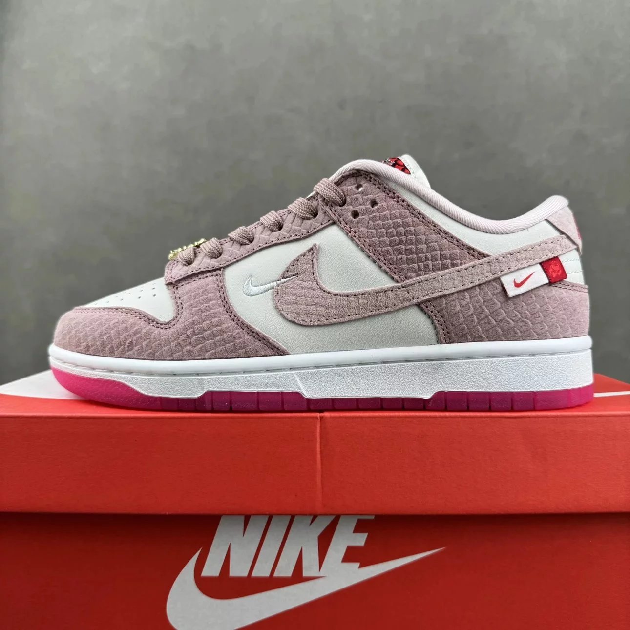 Dunk Low Low Year of the Dragon limited edition rice white powder item number FZ5065-118