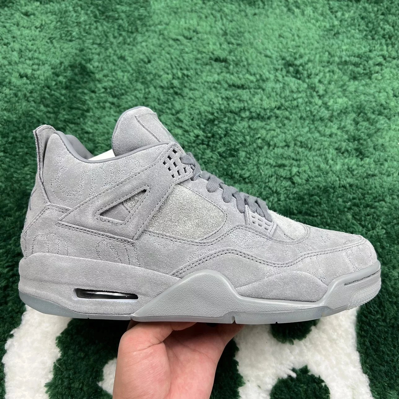 Air jordan 4 “kaws” R1 batch