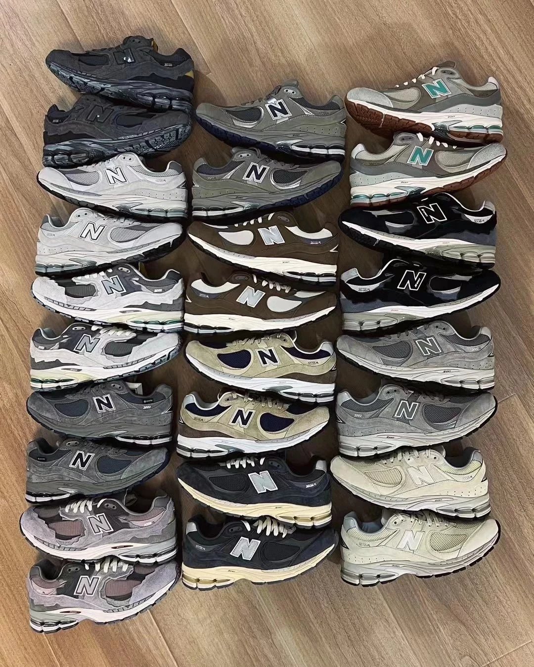 New Balance 2002R