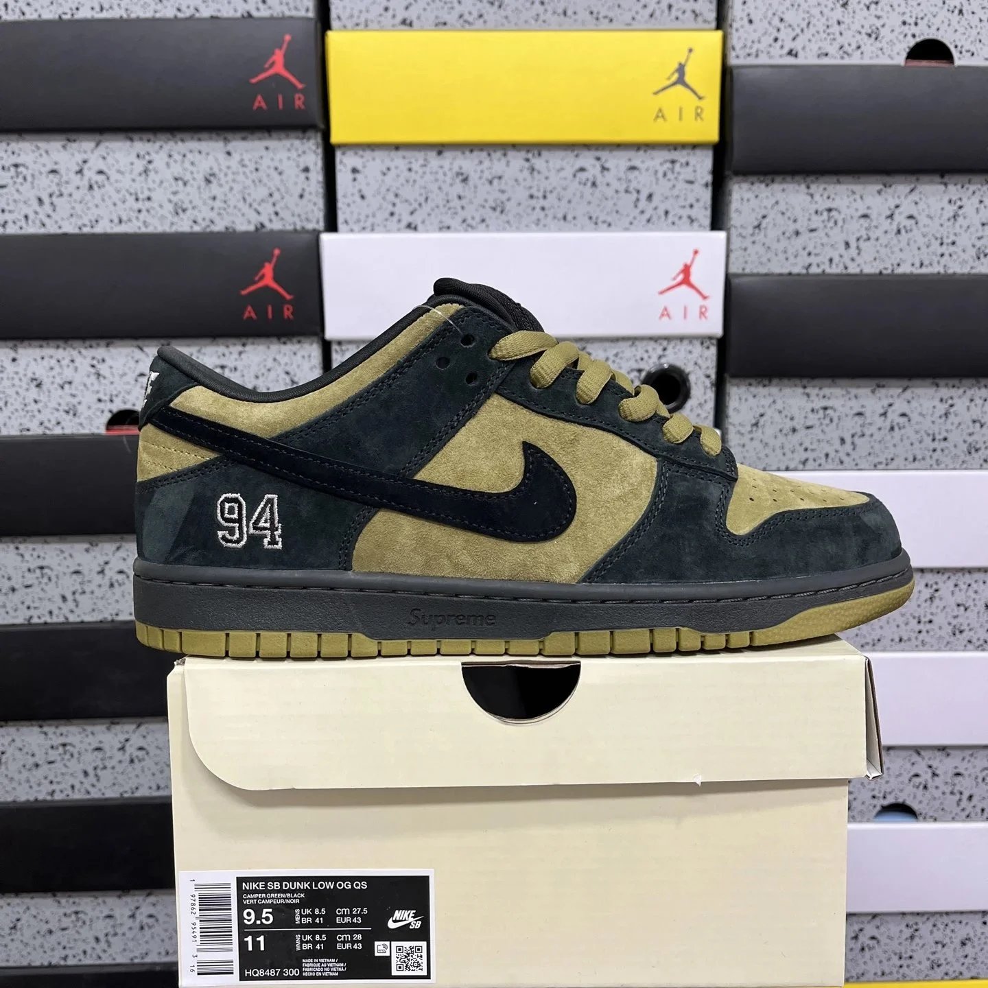 Nike SB Dunk Low OG QS Camp Green / Black Sneakers Skateboard Shoes