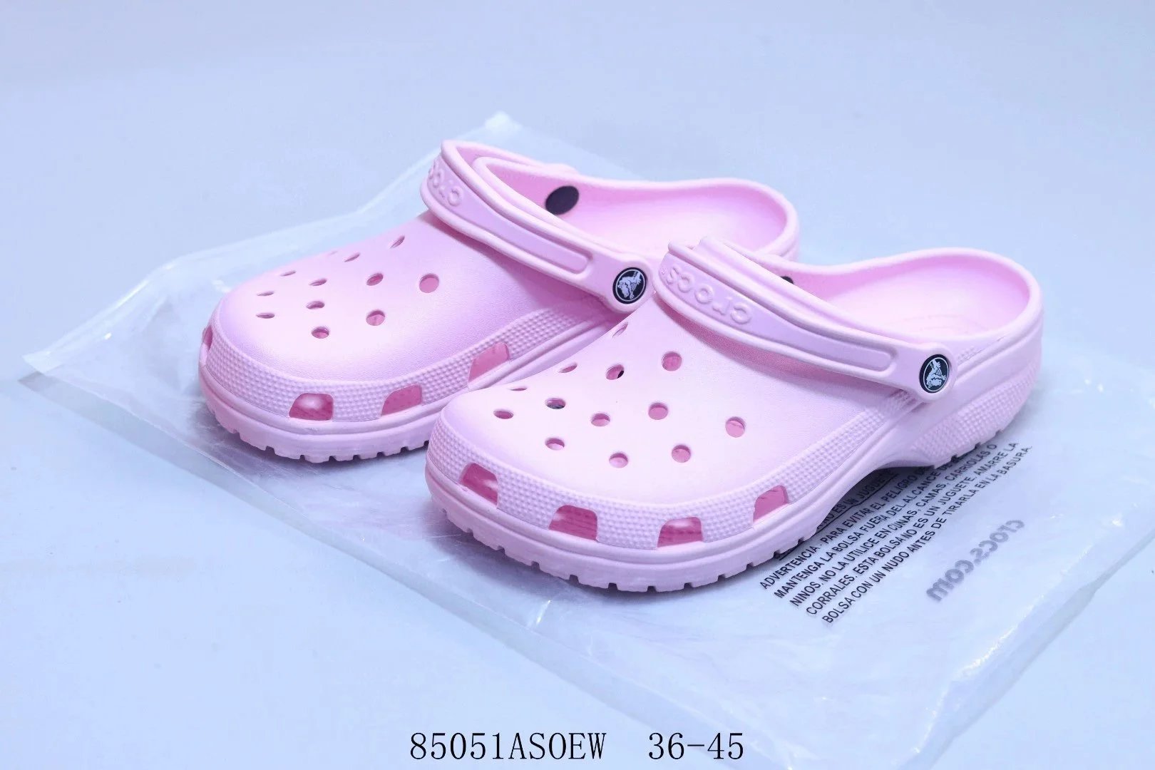 Crocs Classic Clog Black / White Sandals - 7