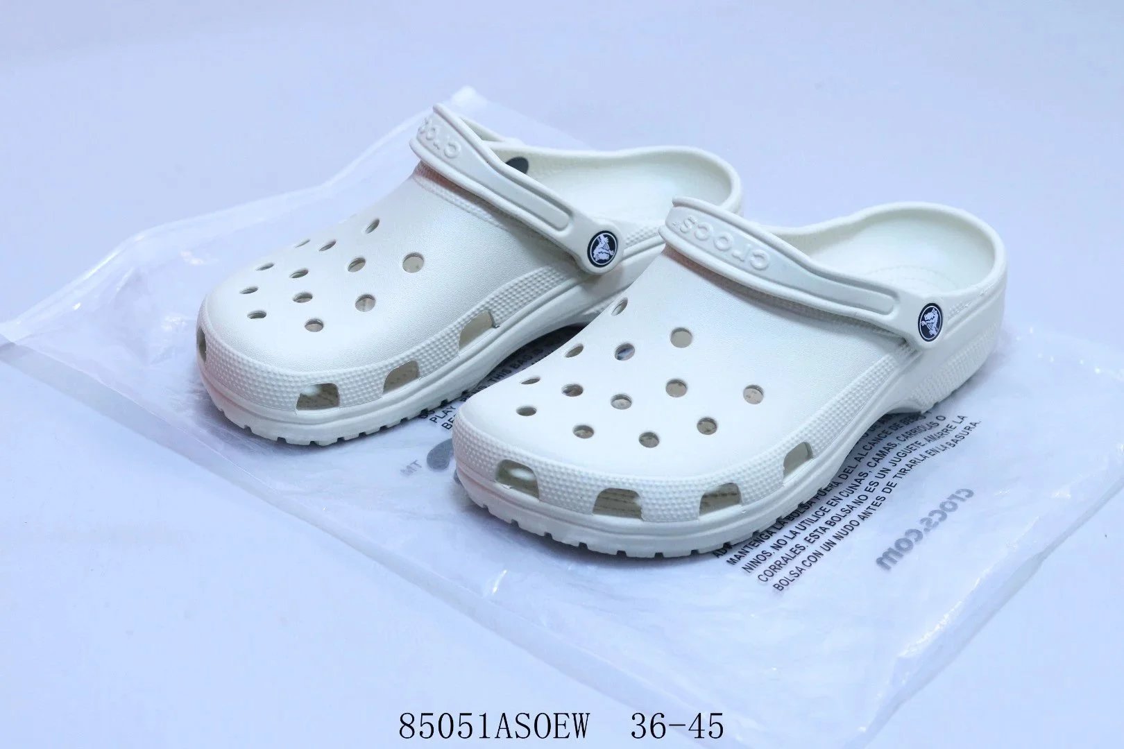 Crocs Classic Clog Black / White Sandals - 8