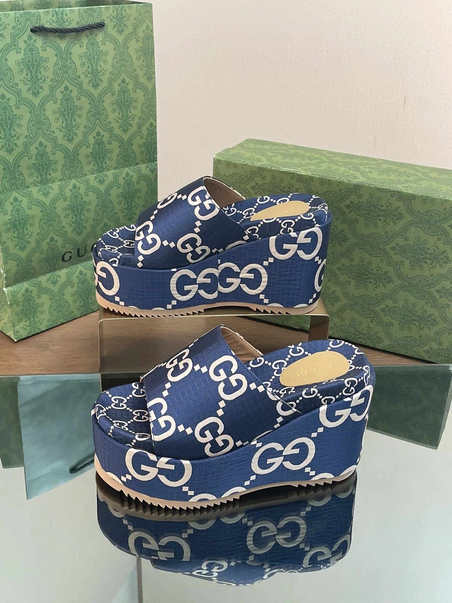 Gucci Sandals Monogram — 8