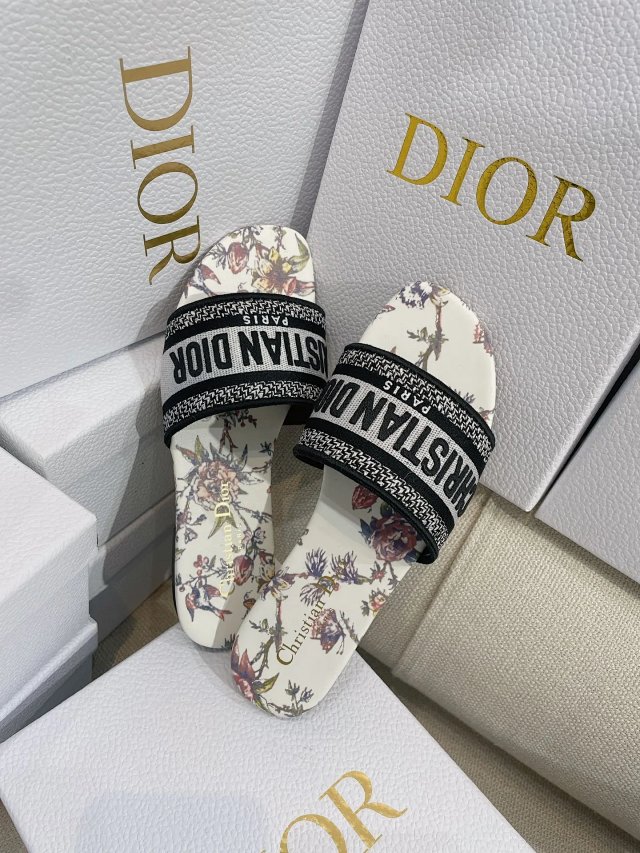 Dior: seller detail photo 4