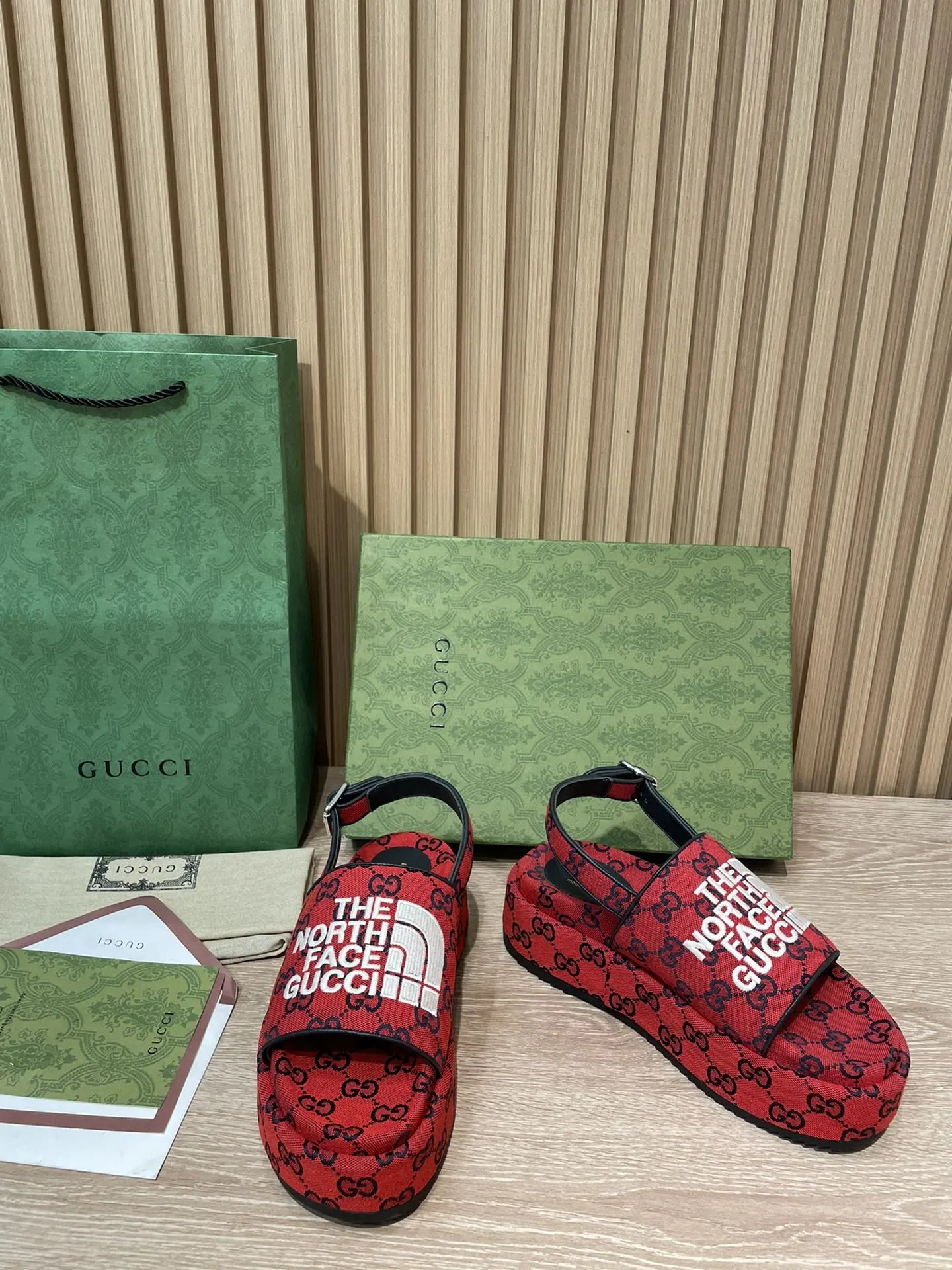 Gucci Sandals Monogram — 13