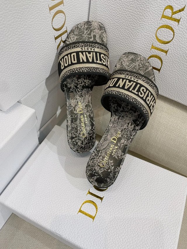 Dior: seller detail photo 11