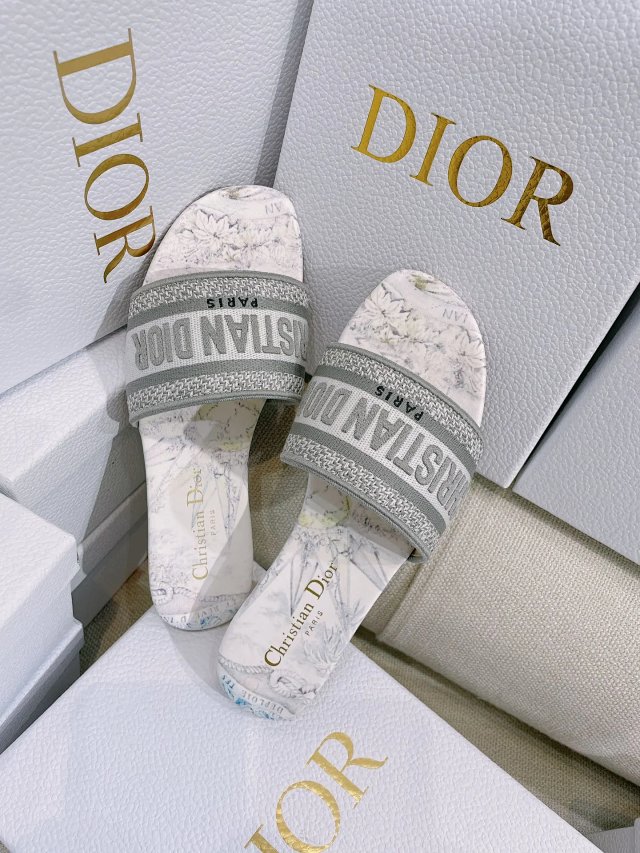 Dior: seller detail photo 5