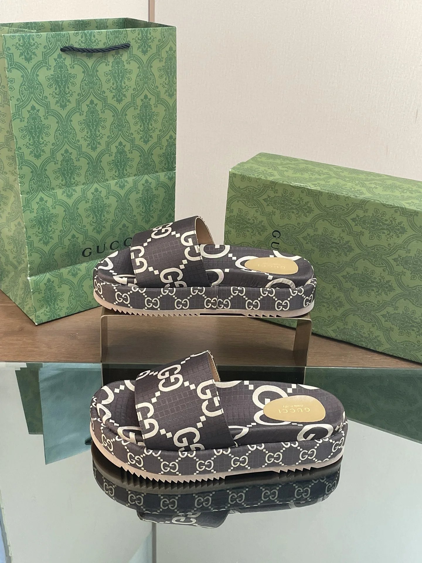 Gucci Sandals Monogram — 7